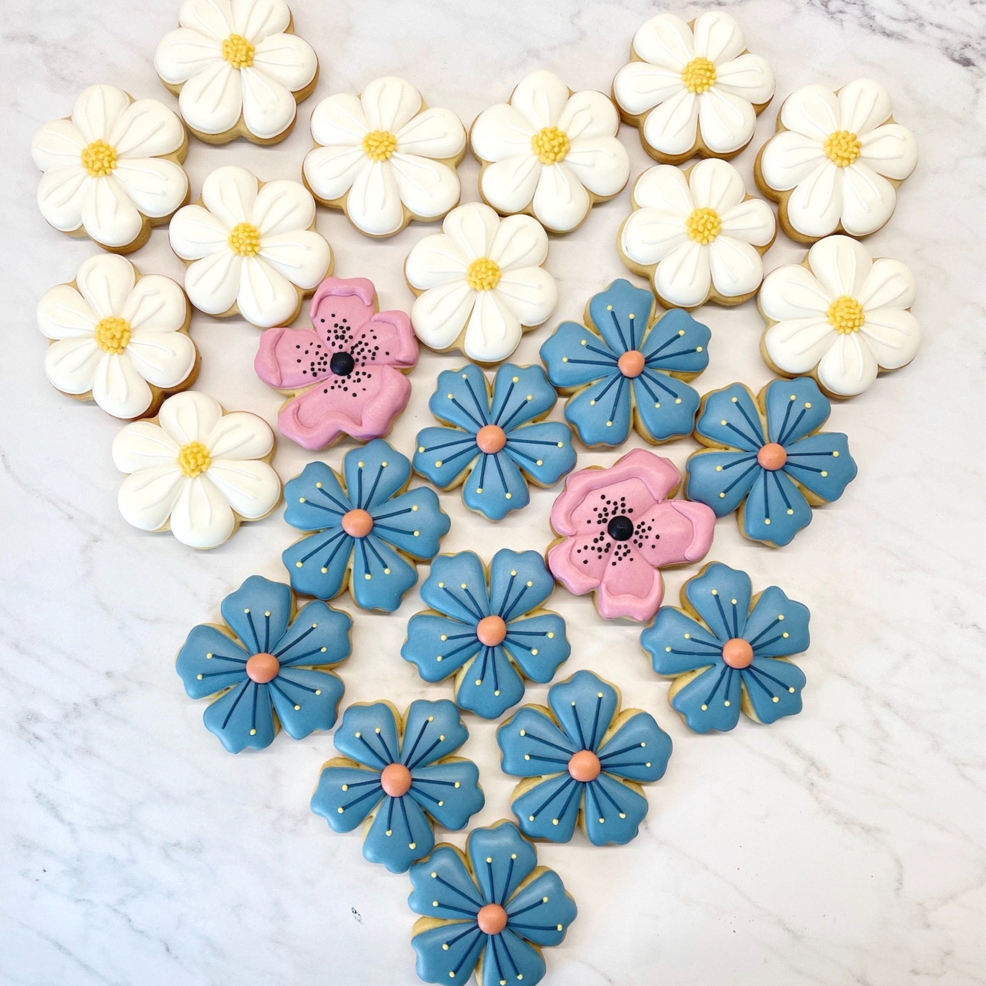 Mini Blossom Mother’s Day biscuits – hand-iced floral cookies gift for Mum”