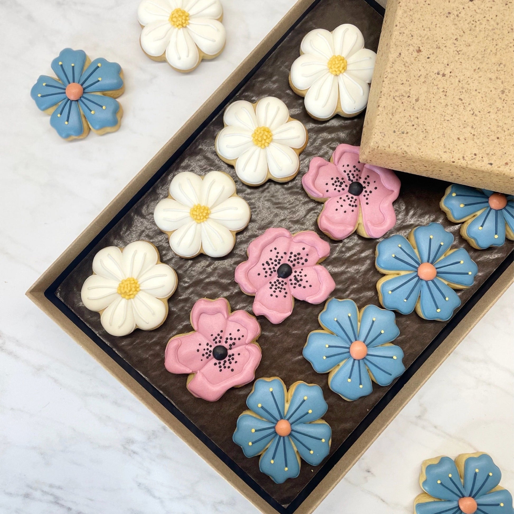 Mini Blossom Mother’s Day biscuits – hand-iced floral cookies gift for Mum
