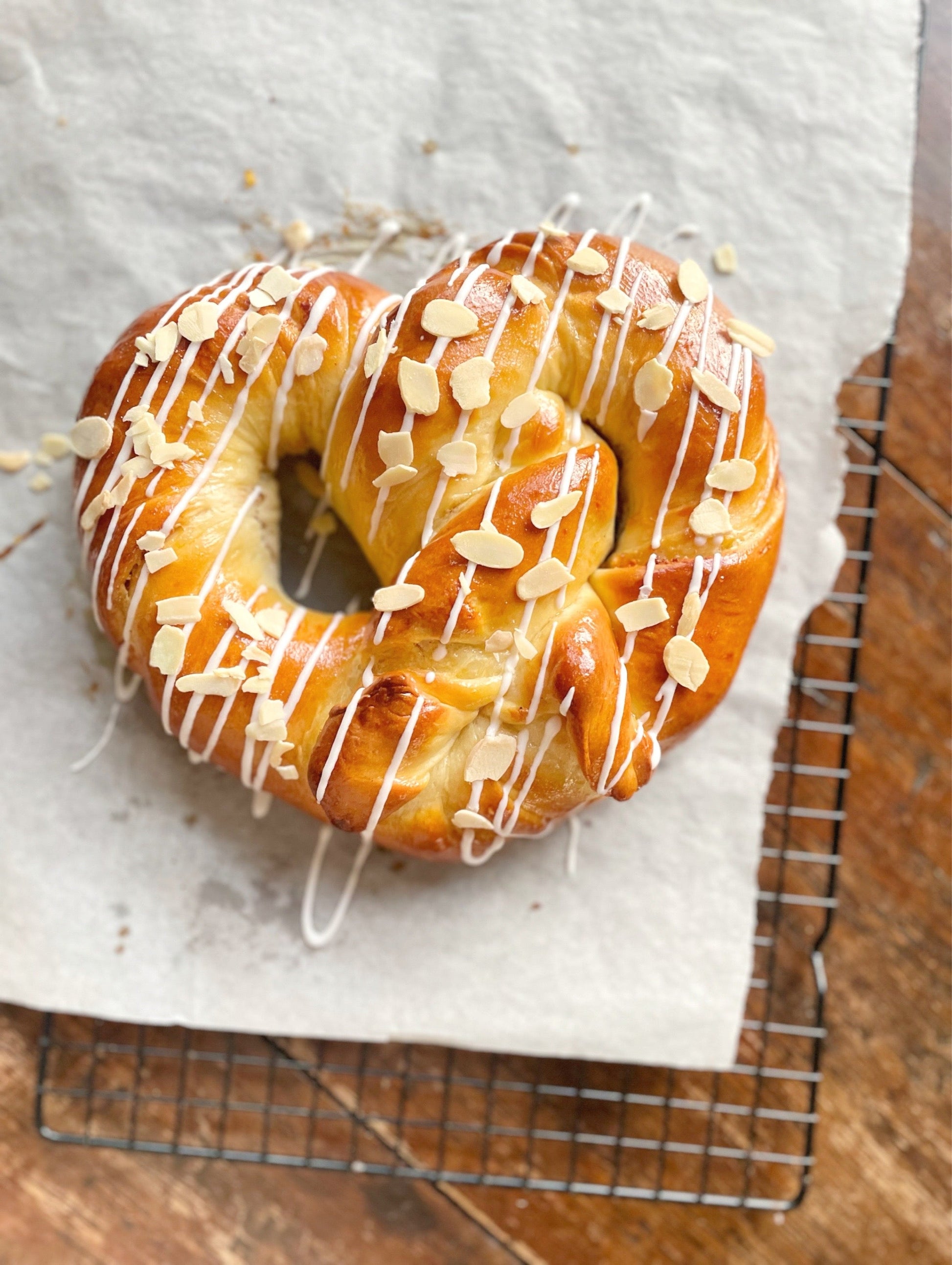 Sweet Pretzel Brunch Box MilsTone Biscuits