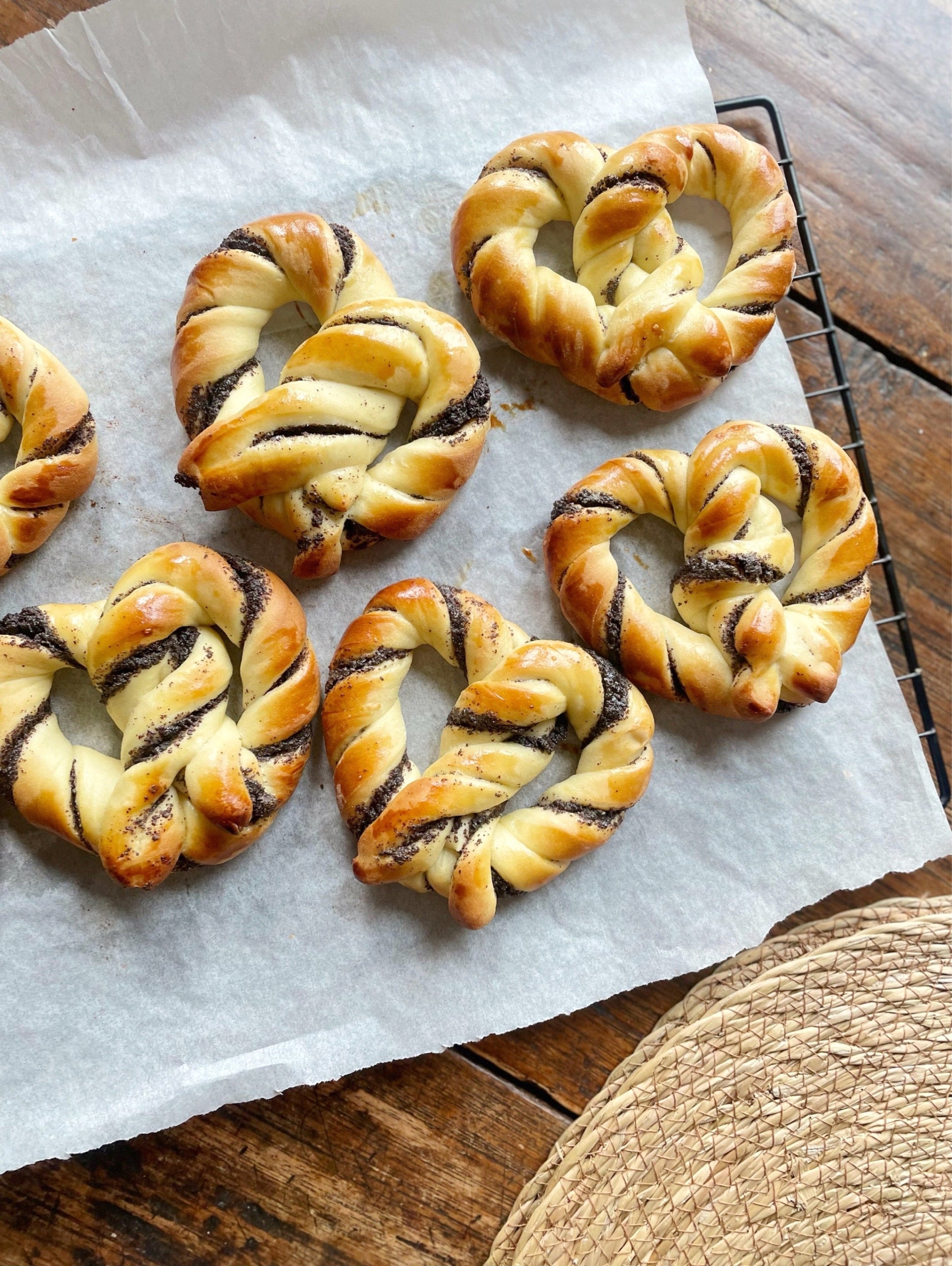 Sweet Pretzel Brunch Box MilsTone Biscuits
