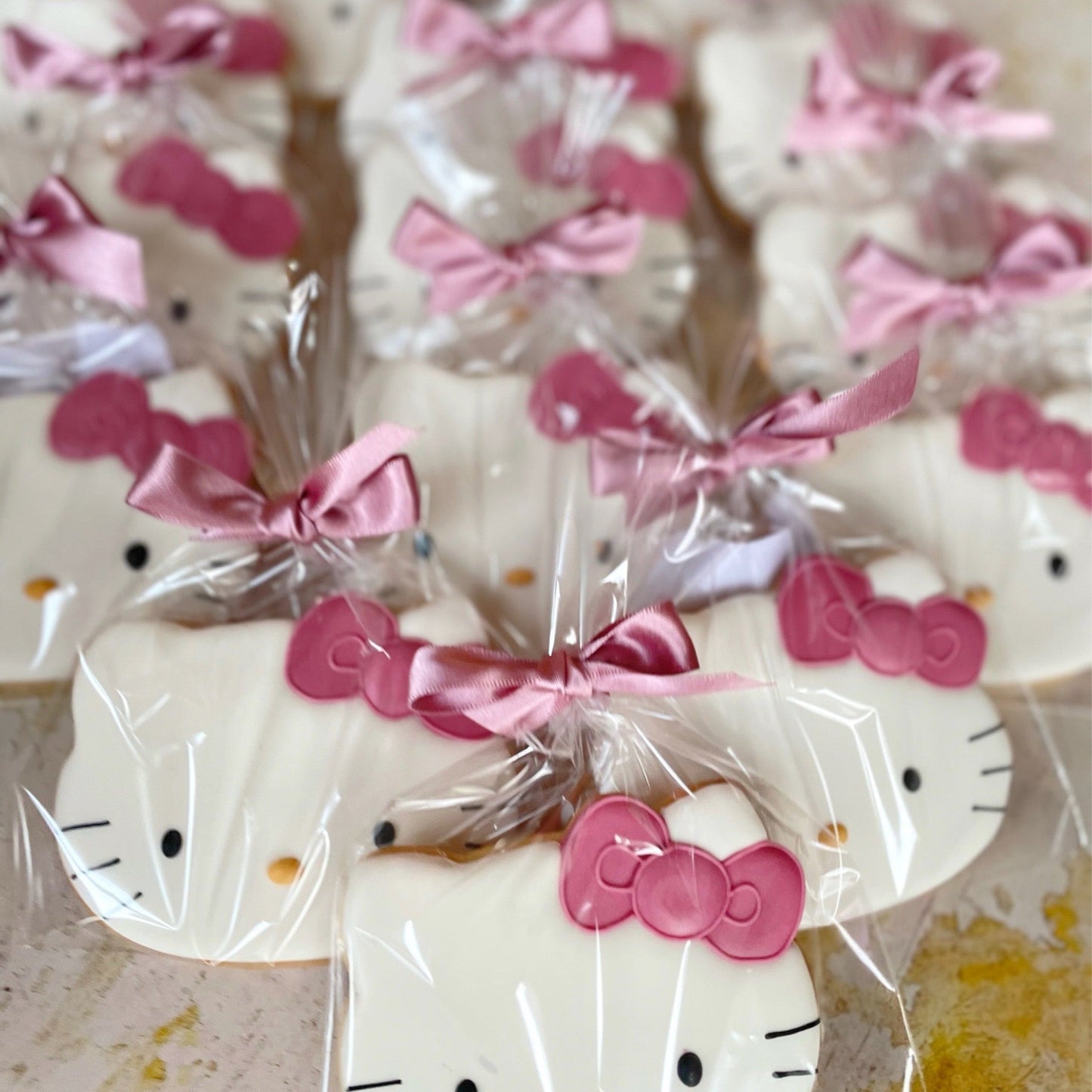 Hello Kitty Lolly Biscuit (large) MilsTone Biscuits