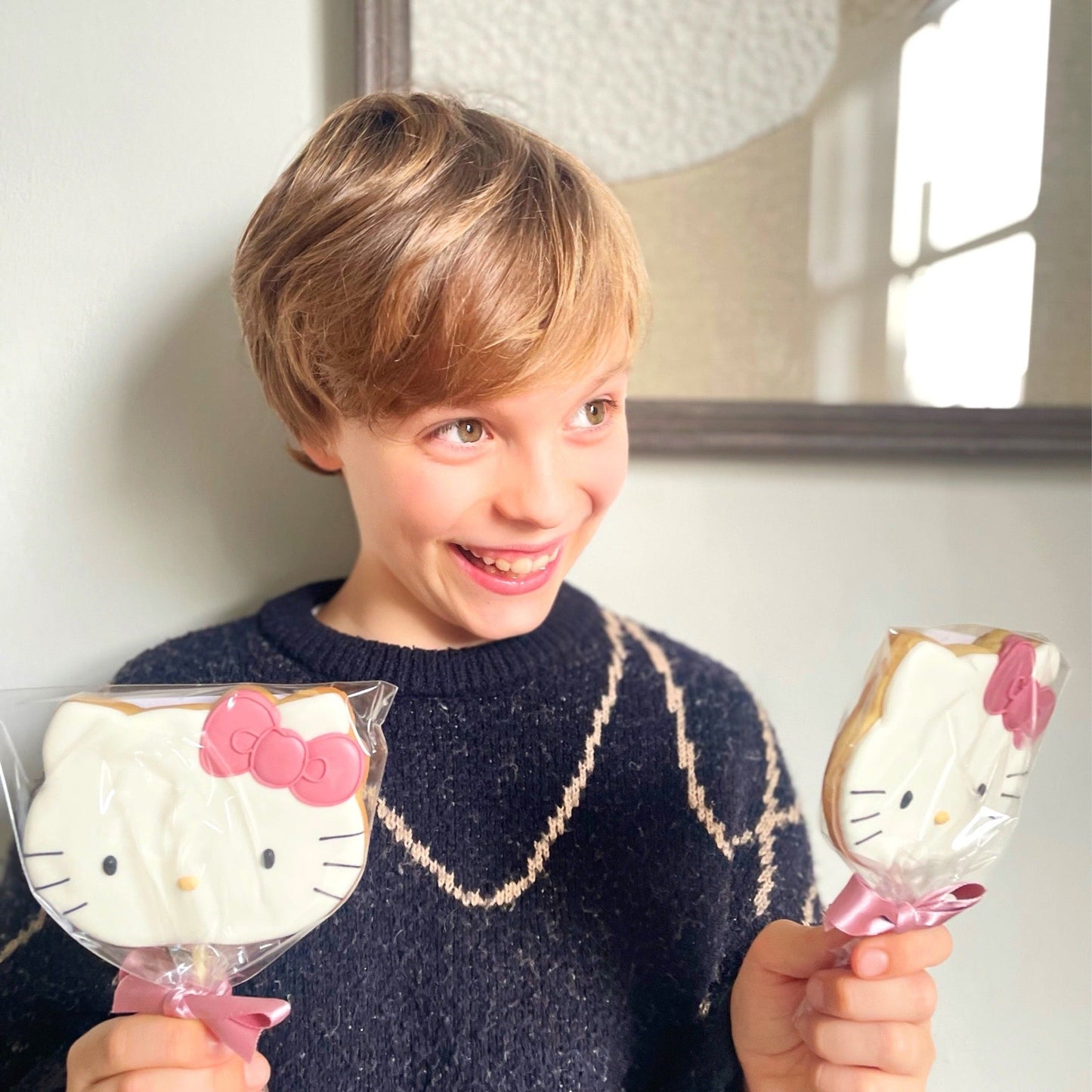 Hello Kitty Lolly Biscuit (large) MilsTone Biscuits