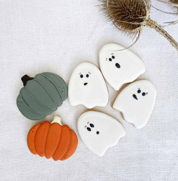 Halloween Ghosts & Pumpkins